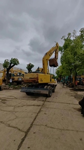 Escavadeira de Rodas <span class=keywords><strong>Komatsu</strong></span> PW150-6 Usada, 15 Toneladas, Origem Japão, 90% NOVA, com Caixa de Câmbio e Bomba PLC à Venda - Product Image 6