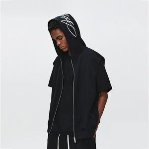 Sudadera con capucha de manga corta con cremallera, estilo streetwear, de algodón de alto gramaje (350 g/m²), color liso, con bordado personalizado desgastado, transpirable y de punto, oversize. - Product Image 4