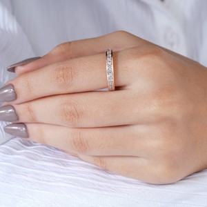 Anillo clásico de oro rosa con diamantes para mujer, anillo de diamantes brillante, elegante y delgado, ideal para bodas, compromisos y aniversarios. - Product Image 6