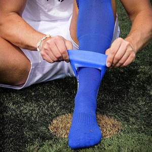 Cintas de Silicona Antideslizantes para Espinilleras de Fútbol con Logotipo Personalizado para Adultos, Jóvenes y Niños - Product Image 3