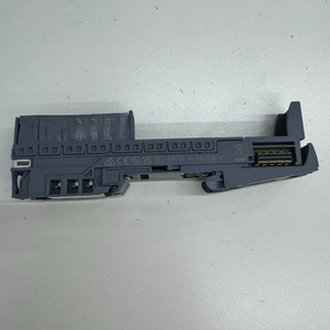 Unidad Base Compacta 6ES7 193-6BP00-0BA0 para Expansión de E/S en Automatización Industrial - Product Image 3