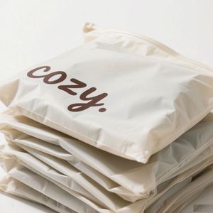 Bolsas de Embalaje Personalizadas Biodegradables con Cierre Hermético Esmerilado para Camisetas/Sudaderas/Pantalones con Logotipo, Bolsas de Plástico - Product Image 3