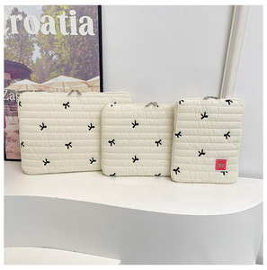 2025 Nueva Bolsa de ordenador hinchada de viaje acolchada con lazo bolsa portátil para portátil con cremallera - Product Image 1