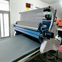 Machine de fabrication de vêtements abordable pour l'étalement automatique des tissus dans la production de vêtements