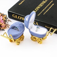 Offre Spéciale flocage bague étui mignon cheval forme boîte à bijoux velours rouge emballage cadeau boîtes à bijoux personnalisées velours
