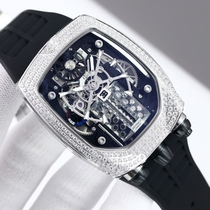 Montre automatique pour homme avec boîtier entièrement serti de diamants, mouvement de haute qualité, options de bracelet en cuir et en caoutchouc - Product Image 1