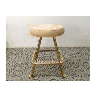 K1106 Chaise <span class=keywords><strong>de</strong></span> casino haute pour comptoir <span class=keywords><strong>de</strong></span> <span class=keywords><strong>bar</strong></span> Chaises <span class=keywords><strong>de</strong></span> tabourets <span class=keywords><strong>de</strong></span> jeu pivotantes Chaise <span class=keywords><strong>de</strong></span> <span class=keywords><strong>bar</strong></span> bon marché en cuir PU Base en métal doré Fente <span class=keywords><strong>Roulette</strong></span> Chaise <span class=keywords><strong>de</strong></span> <span class=keywords><strong>bar</strong></span> - Product Image 2