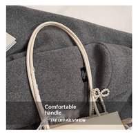 Sac à main rectangulaire en PU souple multicolore pour femme avec ruban décoratif latéral et longue bandoulière – Idéal pour le quotidien et les rendez-vous