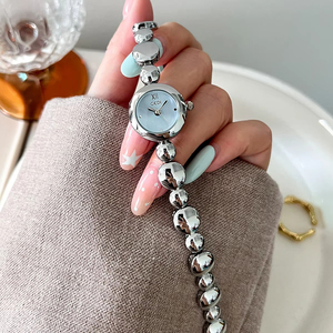 Montre à quartz <span class=keywords><strong>pour</strong></span> <span class=keywords><strong>femme</strong></span> GEDI 62055, mini cadran rond doré, bracelet à chaîne perlée, montre-bracelet élégante et décontractée - Product Image 2