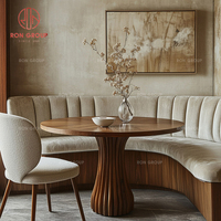 Modernes Hochwertiges Luxus-Samt-Esszimmerstuhl-Set mit Gebogener Sitzbank, Holztischplatte und Umweltfreundlichen Möbeln in Restaurantqualität