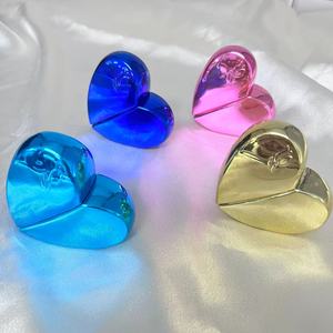 Botella de <span class=keywords><strong>Perfume</strong></span> de vidrio con corazón colorido, 25ml, cuello de tornillo, boquilla plateada, botella de Spray de vidrio recargable, servicio personalizado para regalo - Product Image 1