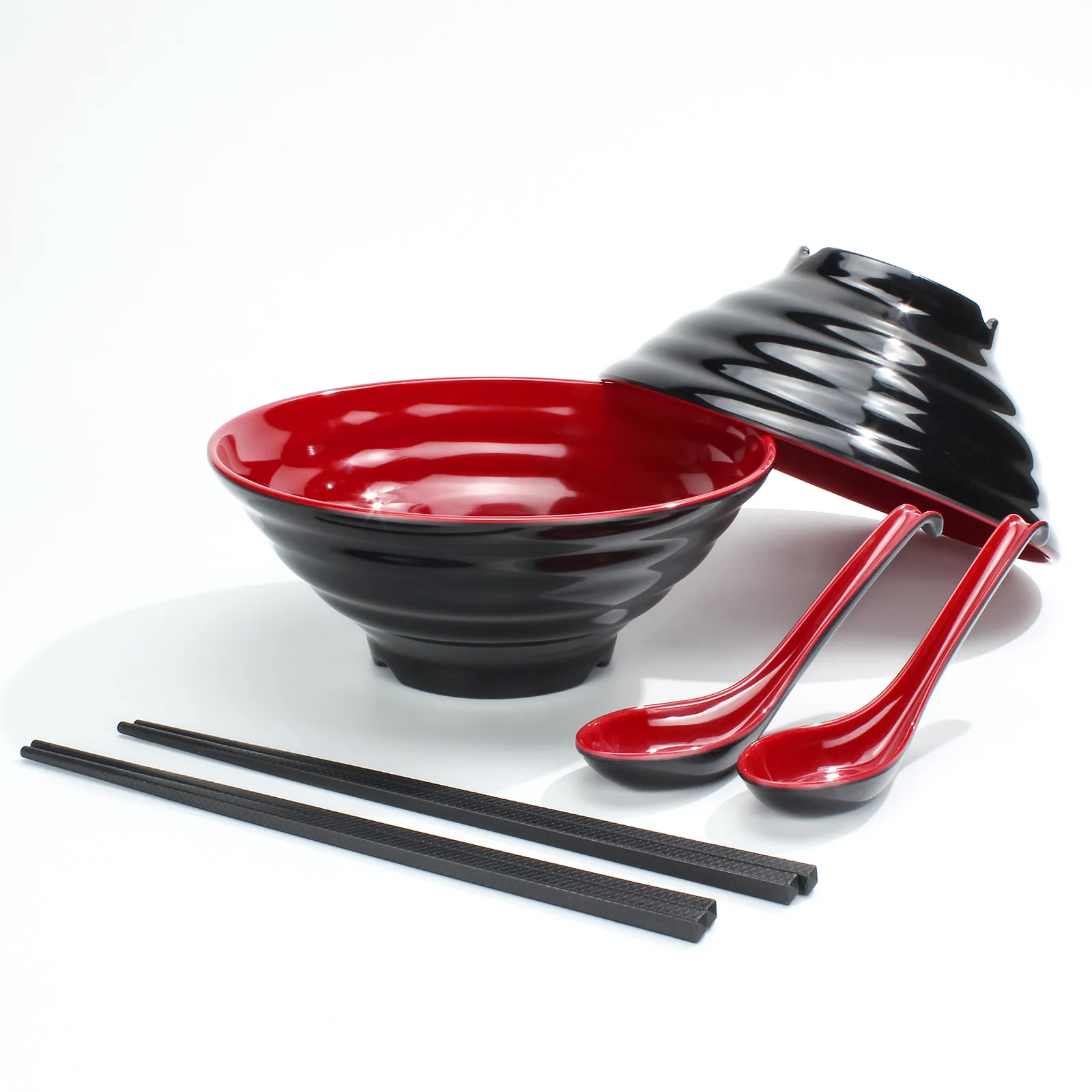 Cuencos de plástico de estilo japonés para sopa, fideos, ramen, con palillos, color negro y rojo, novedad
