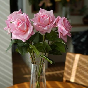 Venta al por mayor de fábrica: Rosa artificial de látex hecha a mano con tacto real, ideal para el hogar, el Día de la Madre y Navidad. - Product Image 3