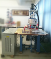 Nouvelle machine à souder professionnelle haute fréquence Jing Yi pour la fabrication de couvre-chaussures de sport et de pantoufles en cuir, 8KW, garantie 1 an