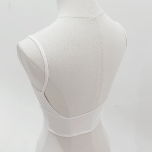 Sujetador deportivo para mujer sin aros con soporte ligero |   Sujetador deportivo de yoga sin espalda con tirantes finos |   Tela Elástica de Spandex y Poliéster - Product Image 3