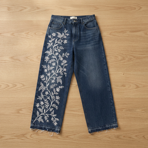 Jeans de Mezclilla para Mujer, Corte Recto, Cintura Media, con Estampado Floral y Bordado, Estilo Casual y Urbano - Product Image 4