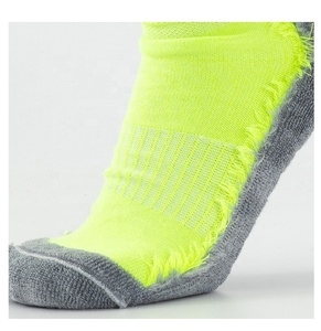 Vente en gros de chaussettes de football rembourrées antidérapantes pour adultes, enfants, longues chaussettes de football pour hommes - Product Image 5