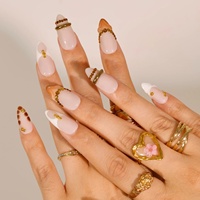 Offre Spéciale – Faux Ongles Amande Vintage Européen-Américain, Effet Nude, Acrylique, Longueur Moyenne, Breloques Dorées Sculptées en 3D – Vente en Gros
