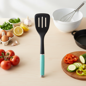 <span class=keywords><strong>Spatule</strong></span> à fentes classique <span class=keywords><strong>KitchenAid</strong></span> en nylon résistant à la chaleur, compatible lave-vaisselle, sans danger pour les ustensiles de cuisson antiadhésifs (Aqua Sky) - Product Image 3