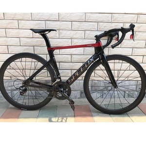 Venta al por mayor <span class=keywords><strong>bicicleta</strong></span> <span class=keywords><strong>de</strong></span> <span class=keywords><strong>montaña</strong></span> 700C fibra <span class=keywords><strong>de</strong></span> <span class=keywords><strong>carbono</strong></span> <span class=keywords><strong>bicicleta</strong></span> <span class=keywords><strong>de</strong></span> carretera <span class=keywords><strong>bicicleta</strong></span> <span class=keywords><strong>de</strong></span> <span class=keywords><strong>montaña</strong></span> <span class=keywords><strong>bicicleta</strong></span> <span class=keywords><strong>de</strong></span> alta calidad 700c <span class=keywords><strong>bicicleta</strong></span> <span class=keywords><strong>de</strong></span> carretera 850 - Product Image 1