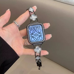 <span class=keywords><strong>Bracelet</strong></span> de <span class=keywords><strong>montre</strong></span> en métal trèfle à quatre feuilles de luxe pour <span class=keywords><strong>Apple</strong></span> <span class=keywords><strong>Watch</strong></span> Series 10 9 <span class=keywords><strong>8</strong></span> SE 45 mm 49 mm 40 mm <span class=keywords><strong>Bracelet</strong></span> pour femme en diamant - Product Image 4