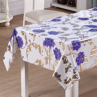 Nappe en vinyle RNPT avec roses rouges et vigne métallique imprimées au laser, support en PVC blanc et en tissu pour la salle à manger