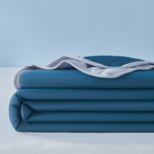 Couette rafraîchissante taille Queen, couvertures rafraîchissantes pour les <span class=keywords><strong>personnes</strong></span> qui ont chaud la nuit et les sueurs nocturnes, couette d'été bleue pour lit - Product Image 6