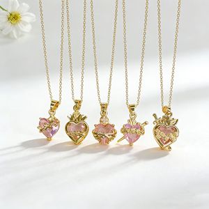 Collana con Ciondolo a Cuore Rosa di Lusso, Collana Creativa a Cuore Sacro, Collana Retrò a Cuore di Pesca per Donna - Product Image 2