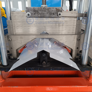 Machine de formage à froid automatique pour pignon de toit métallique de type 400 avec système PLC pour la fabrication de tuiles de toit vitrifiées - Product Image 6