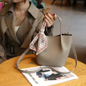 Wholesale hot selling genuine leather women's handbag bucket bag Simple fashion custom logon ladies shoulder bag crossbody bag