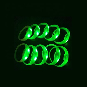 Không dây điều khiển vô tuyến dẫn dây đeo cổ tay nhấp nháy điều khiển từ xa dẫn ánh sáng lên dây đeo cổ tay vòng đeo tay cho các bên - Product Image 4