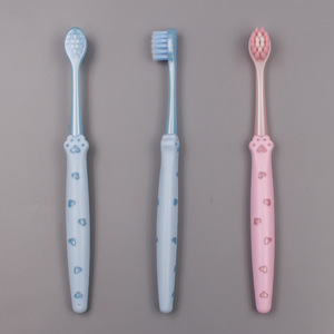 Brosse à dents pour enfant avec manche en forme de patte de chat, poils extra doux en nylon, manuelle, pour usage domestique - Product Image 1