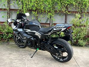Moto sportive à essence Suzuki GSX1000RR d'occasion - 1000-1500cc Vitesse maximale >80 km/h - Product Image 4