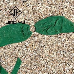 ชุดว่ายน้ำบิกินี่แบบผูกเชือกสีเขียวสไตล์ฮาวายสุดหรูจากผู้ผลิต ทำจากไนลอนรีไซเคิล เนื้อผ้ามันเงา - Product Image 5