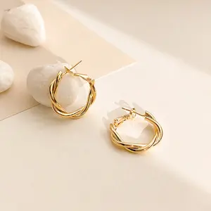 Joyería de moda europea minimalista, pendientes de aro de círculo trenzado de oro de 18 quilates, pendientes de aguja de plata 925 para mujer