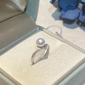 Bague en argent S925 en forme de V avec perle ronde de 6-7 mm, perles propres, bonne qualité, design simple et frais, taille réglable - Product Image 1