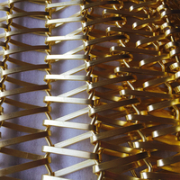 Revêtement architectural en maille métallique tissée en cuivre, motifs ouverts personnalisables, 50 % d'aire ouverte, résistance aux intempéries supérieure, maille de 12 mm