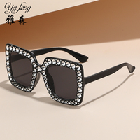 Lunettes carrées tendance et à la mode, best-seller, à grande monture, UV400, adaptées aux hommes et aux femmes, avec diamants incrustés