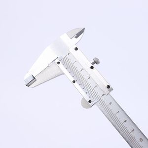 Calibrador Vernier Mecánico de 150 mm, Precisión de 0.02 mm, Acero Inoxidable para Mediciones de Precisión - Product Image 3