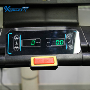 <span class=keywords><strong>Tapis</strong></span> roulant incurvé à écran LED <span class=keywords><strong>de</strong></span> qualité commerciale, très populaire, moteur 3-7HP, vitesse 15-20km/<span class=keywords><strong>h</strong></span>, pour athlètes sérieux et passionnés <span class=keywords><strong>de</strong></span> fitness - Product Image 3
