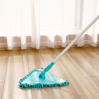 Nass-und Trockendreieck-Reinigungs mopp mit Mikrofaser-Moppkopf für die Boden-und Eck reinigung des Badezimmer bodens