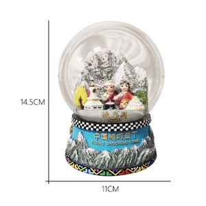 Globe d'eau de montagne enneigée Daocheng Yading, paysage du Tibet Xiannairi, souvenir de Chine, ornement paysager, cadeau de collection, décoration - Product Image 5