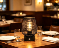 Lampe de table LED moderne en fer sans fil rechargeable avec batterie 1800 mAh, commande tactile, ampoule E12 type bougie, usage résidentiel