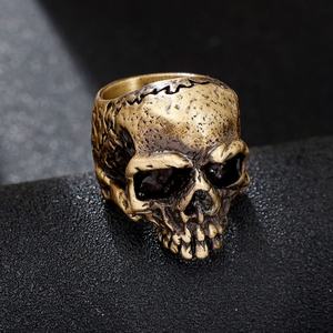Anillos de Latón Góticos Vintage con Calavera Grande para Hombre, Resistentes al Deslustre, Joyería Pesada para Motociclistas, Anillos de Casco de Guerrero Esqueleto, Venta al por Mayor - Product Image 4