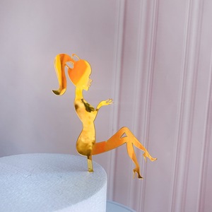 ท็อปเปอร์เค้กอะคริลิค รูปเทพธิดาสวมรองเท้าส้นสูง ตกแต่งเค้กวันวาเลนไทน์ ด้วยธีมน้ำผึ้งและความหวาน - Product Image 4