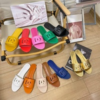 YESTEEM D Letter Sandales plates pour femme, nouvelle collection été, ajourées, en cuir, à bout rond, style décontracté et tendance