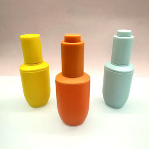 Lote de botellas vacías de vidrio grueso de color personalizado Macaron botella de emulsión de aceite esencial de prensado con protección UV - Product Image 5