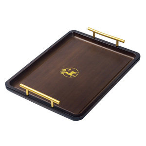 Plateau de service en bambou de style européen avec poignées métalliques, emblème cerf doré, pour café, thé, collations, usage hôtelier - Product Image 5