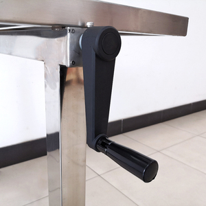 Chariot réglable en hauteur en acier inoxydable 304 Table médicale chirurgicale <span class=keywords><strong>auxiliaire</strong></span> pour animaux <span class=keywords><strong>de</strong></span> compagnie Table d'examen pour chiots - Product Image 5