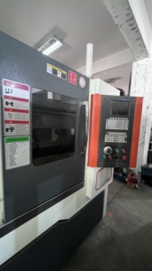เครื่องกลึงแนวนอนรุ่น CK-6150 คุณภาพสูง - Product Image 1